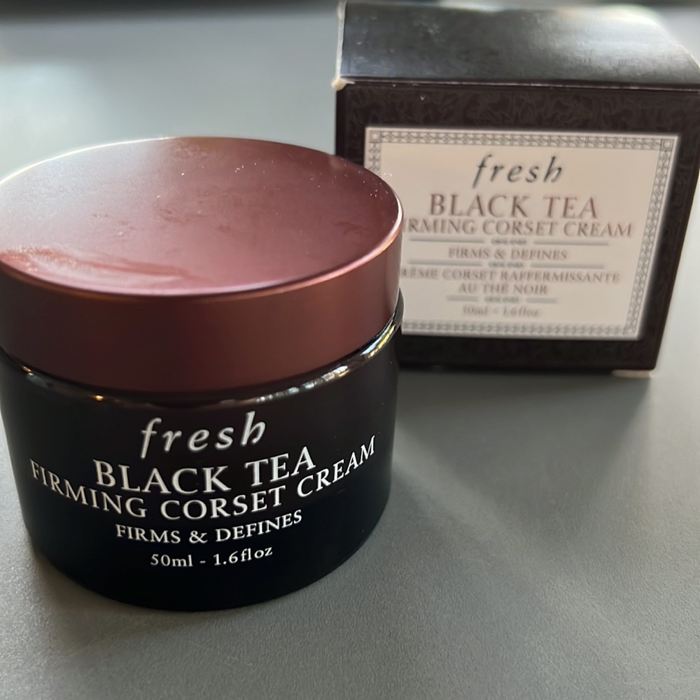 fresh BLACK TEA FIRMING CORSET CREAM